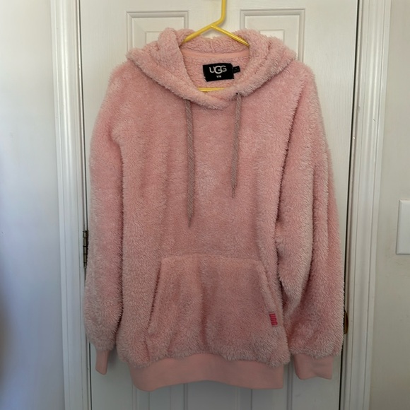 UGG Loyra Sherpa Hoodie in Light Pink Size Medium - Picture 1 of 6